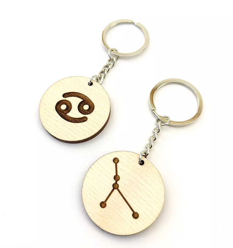 Personalized keychain - Horoscope - Cancer - with an engraved inscription of your choice. A constellation or symbol.