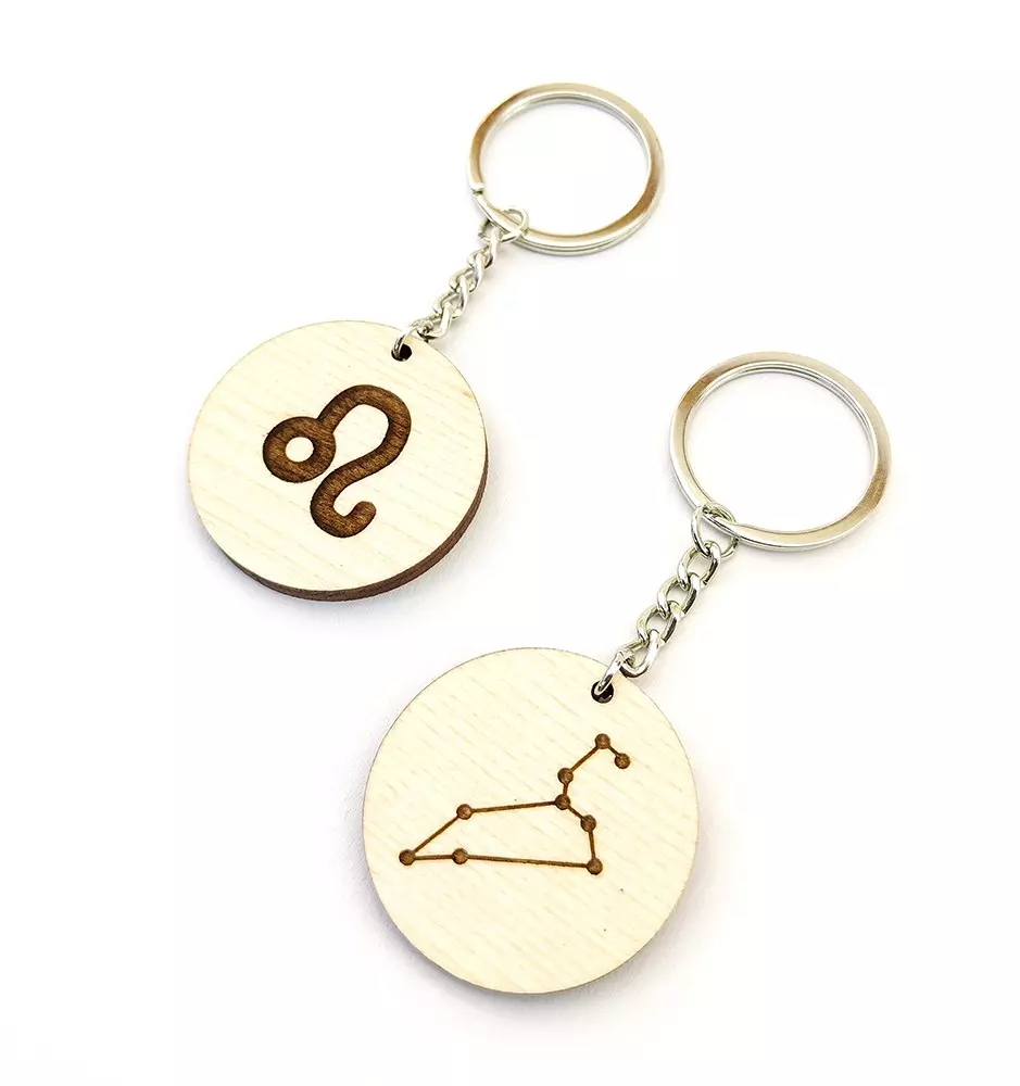 Personaliziran obesek za ključe - Horoskop - Lev (Leo) - z graviranim napisom po izbiri.