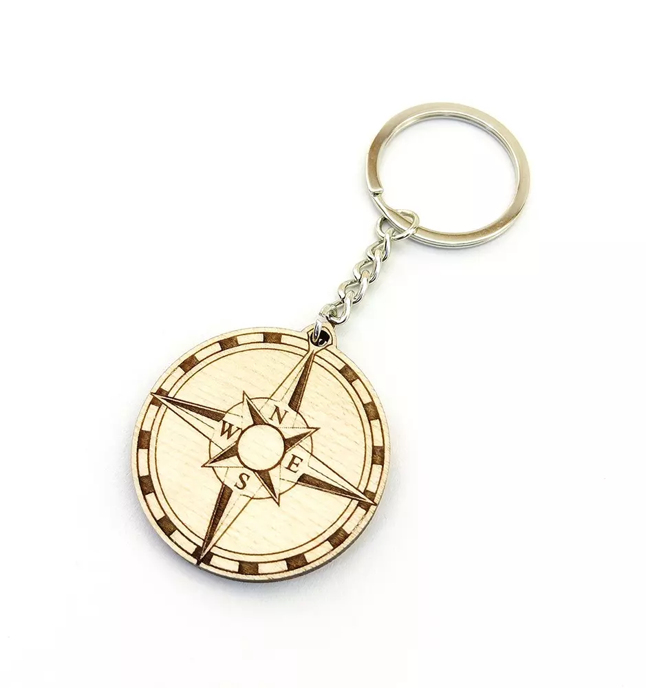 Kompas - obesek za ključe z besedilom po meri - darilo za popotniške navdušence.