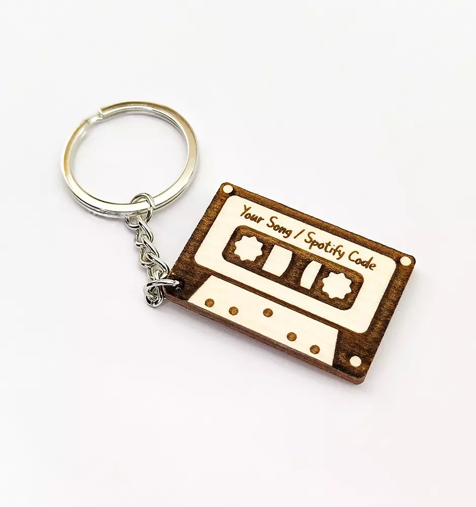 Porte-clés cassette avec texte personnalisé ou code QR - Cadeau personnalisé pour les fans de musique.