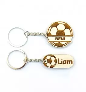 Personalisierter Fußball-Schlüsselanhänger mit eingraviertem Namen Ihrer Wahl. Tolles Geschenk für Fußballspieler.