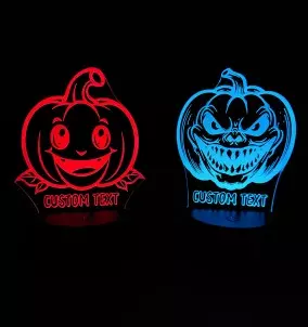 Halloween-Kürbis-LED-Nachtlicht mit individuellem Text. Gruselige und freundliche Kürbis-LED-Lampe.
