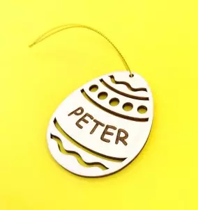 Custom engraved wooden Easter egg with personalized name – Easter decoration or gift tag