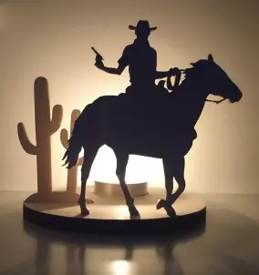 Einzigartiger hölzerner Kerzenhalter Cowboy Wilder Westen mit Kerze