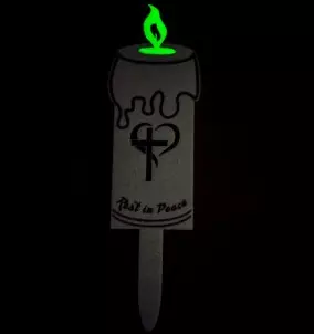 Lesena sveča križ - s svetlečim plamenom z napisom in motivom po želji
