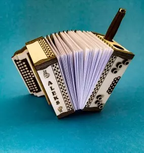 Personalisierter Harmonika-Stiftehalter – praktisches und stilvolles Geschenk für Harmonikaspieler und Musikfans