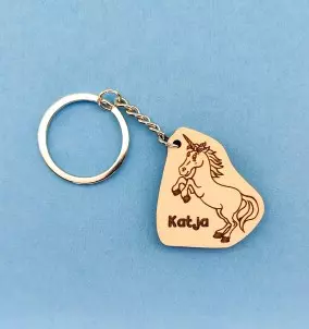 Einhorn-Schlüsselanhänger mit individuellem Namen – Geschenk für Kinder, die Einhörner mögen.