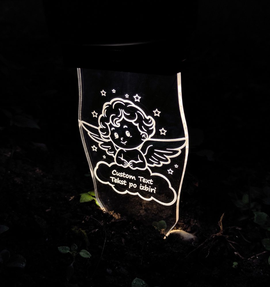 Angel - Solarna sveča z napisom po meri. Unikatna nagrobna dekoracija. Okolju prijazna sveča.